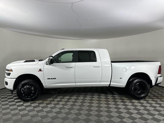 2026 RAM Ram 3500 RAM 3500 LARAMIE MEGA CAB 4X4 64 BOX 2026 RAM Ram 3500 RAM 3500 LARAMIE MEGA CAB 4X4 64 BOX