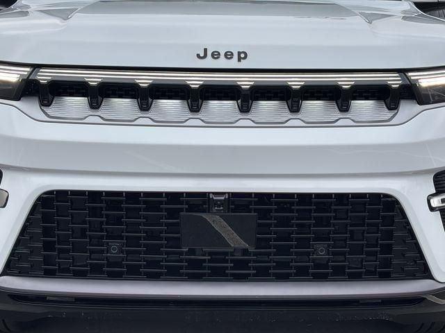 2026 Jeep Grand Wagoneer 4x2