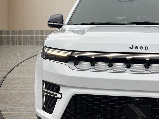 2026 Jeep Grand Wagoneer 4x2