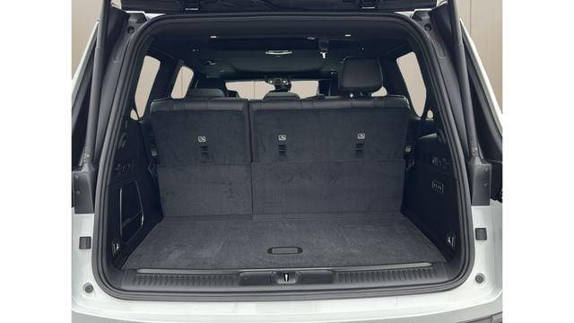 2026 Jeep Grand Wagoneer 4x2