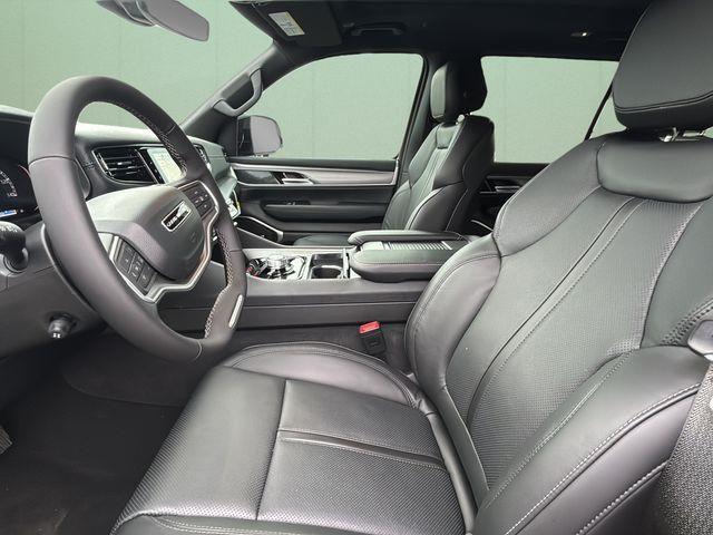 2026 Jeep Grand Wagoneer 4x2