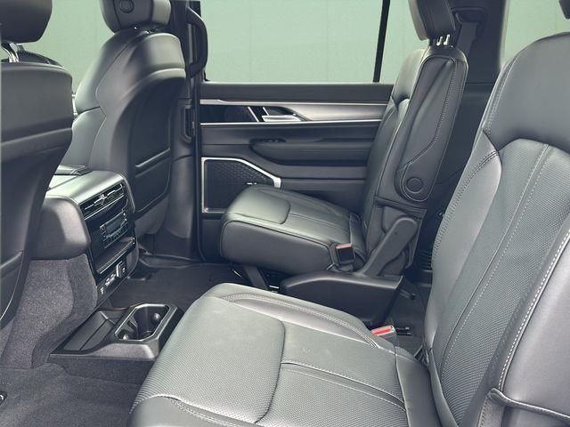 2026 Jeep Grand Wagoneer 4x2