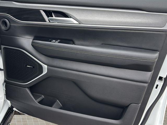 2026 Jeep Grand Wagoneer 4x2