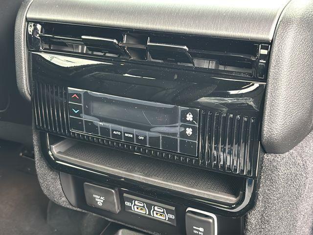 2026 Jeep Grand Wagoneer 4x2