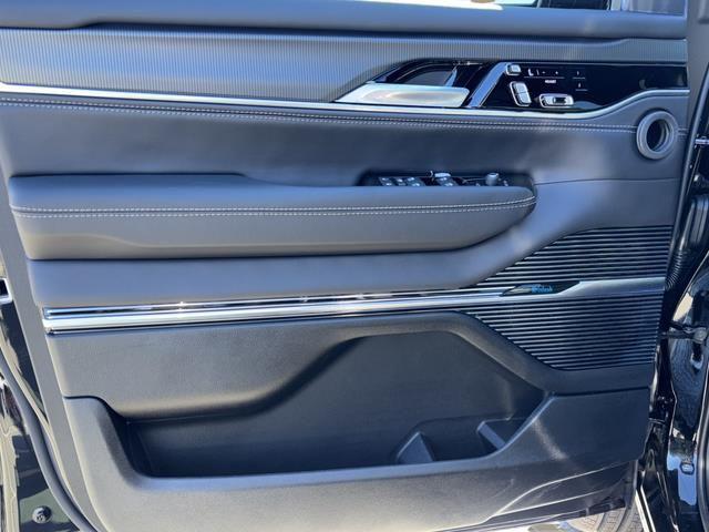 2026 Jeep Grand Wagoneer Summit Obsidian 4x4