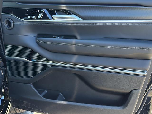 2026 Jeep Grand Wagoneer Summit Obsidian 4x4