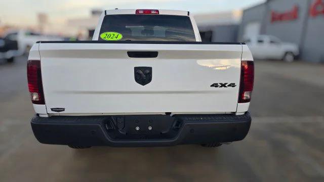 2024 RAM 1500 Classic Warlock Crew Cab 4x4 57 Box 2024 RAM 1500 Classic Warlock Crew Cab 4x4 57 Box