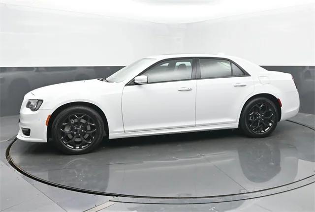 2023 Chrysler 300 Touring-L AWD 2023 Chrysler 300 Touring-L AWD