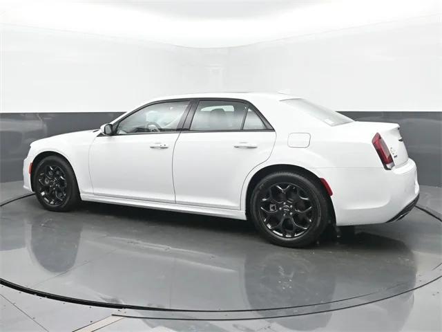 2023 Chrysler 300 Touring-L AWD 2023 Chrysler 300 Touring-L AWD