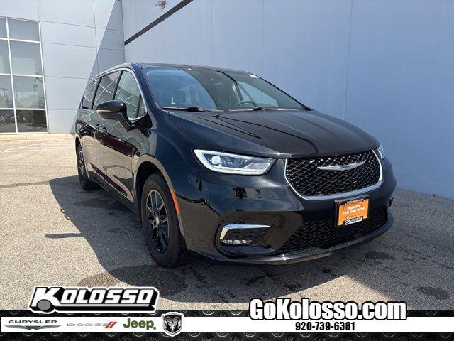 2024 Chrysler Pacifica Touring L for sale in Appleton, WI