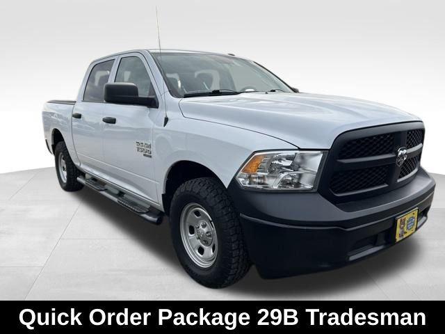 2022 RAM 1500 Classic Tradesman Crew Cab 4x4 57 Box 2022 RAM 1500 Classic Tradesman Crew Cab 4x4 57 Box