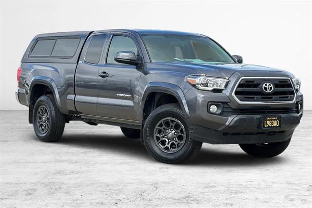 2017 Toyota Tacoma SR5 V6 2017 Toyota Tacoma SR5 V6