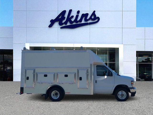 2024 Ford E-350 Cutaway E-350 SRW 138 WB 2024 Ford E-350 Cutaway E-350 SRW 138 WB