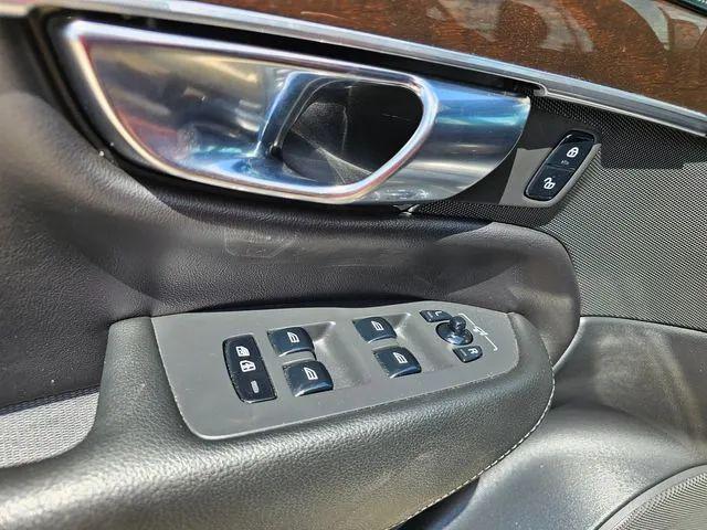 2019 Volvo XC90 T5 Momentum