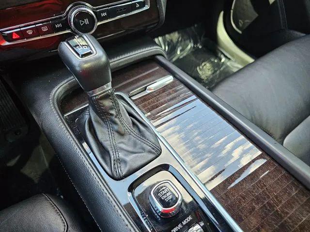 2019 Volvo XC90 T5 Momentum