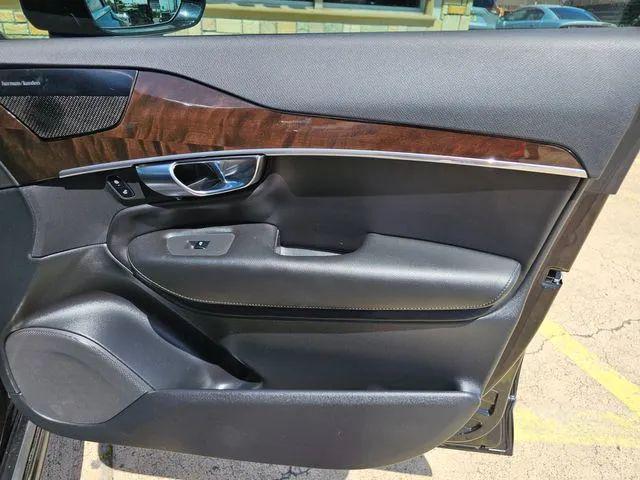 2019 Volvo XC90 T5 Momentum
