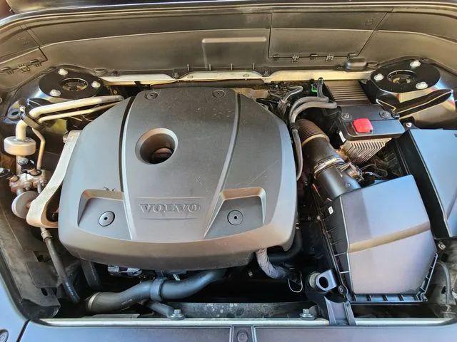 2019 Volvo XC90 T5 Momentum