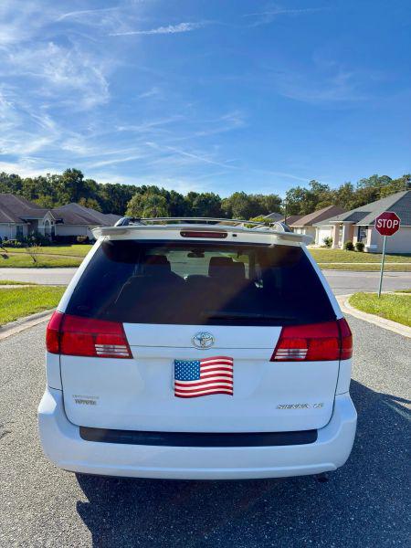2004 Toyota Sienna LE