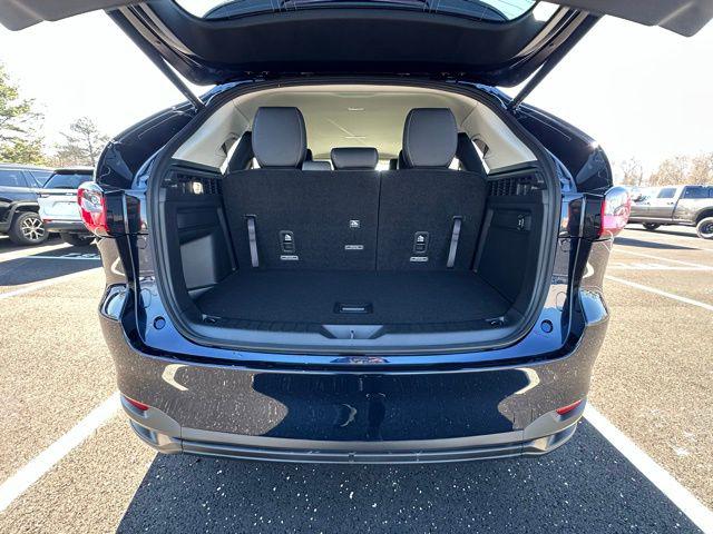 2026 Mazda X-90 Select