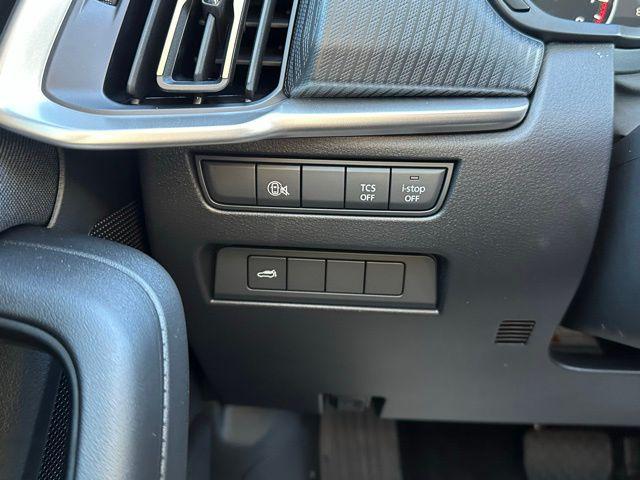 2026 Mazda X-90 Select
