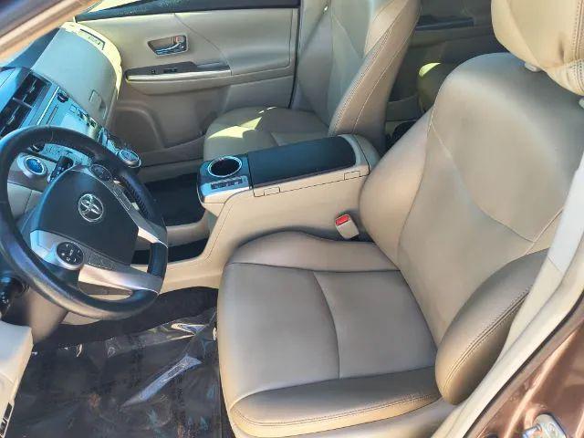 2016 Toyota Prius v Two