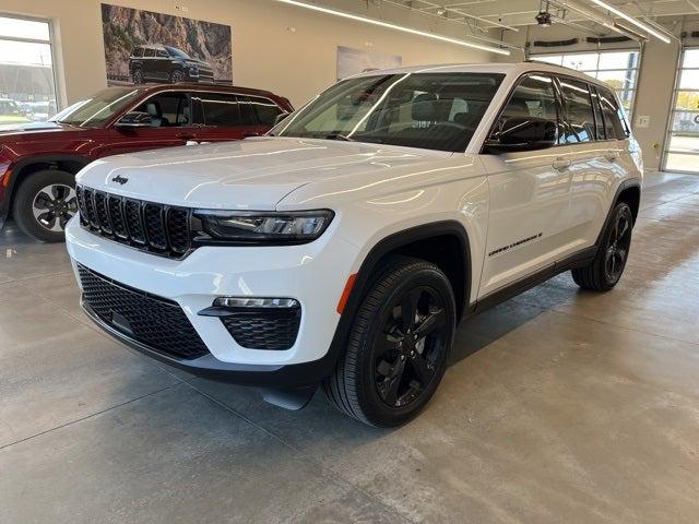 2023 Jeep Grand Cherokee Limited 4x4 2023 Jeep Grand Cherokee Limited 4x4