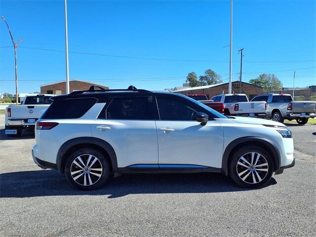 2024 Nissan Pathfinder Platinum FWD