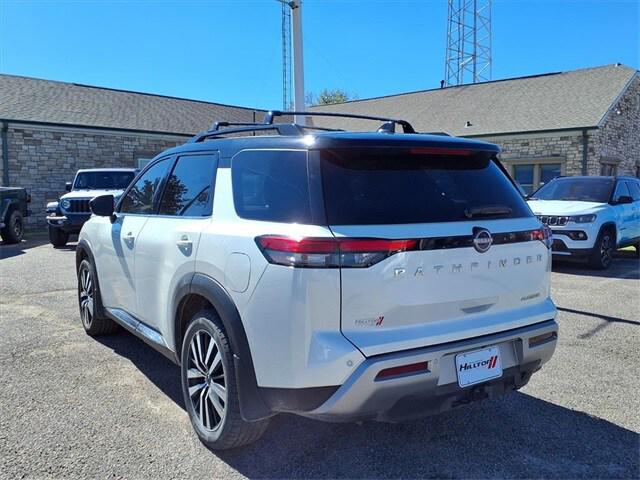 2024 Nissan Pathfinder Platinum FWD