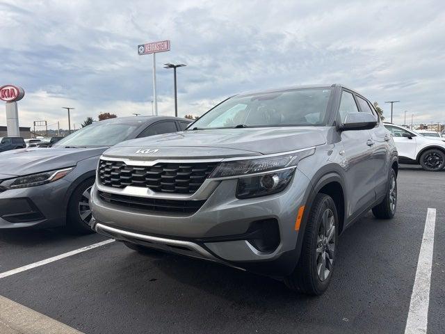 2023 Kia Seltos LX 2023 Kia Seltos LX