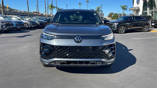 2025 Volkswagen Tiguan 2.0T SE R-Line Black