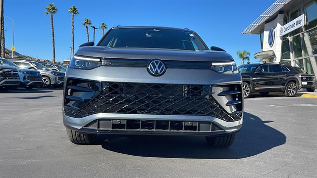2025 Volkswagen Tiguan 2.0T SE R-Line Black