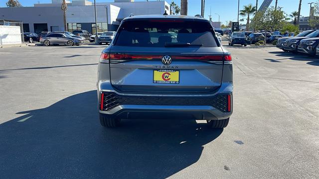 2025 Volkswagen Tiguan 2.0T SE R-Line Black