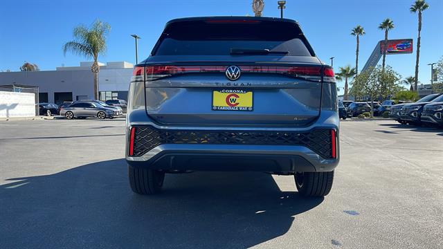 2025 Volkswagen Tiguan 2.0T SE R-Line Black