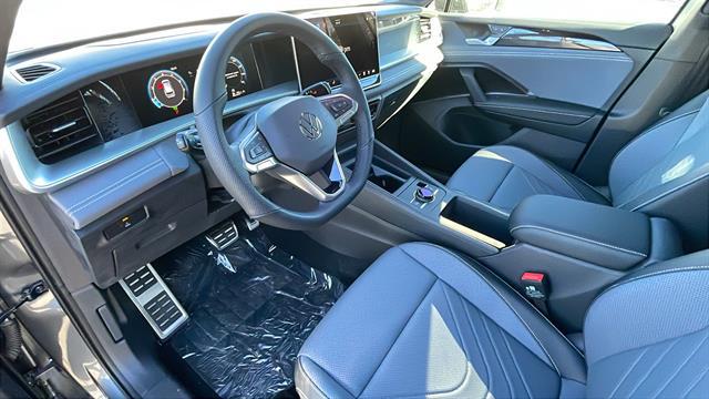 2025 Volkswagen Tiguan 2.0T SE R-Line Black