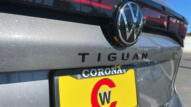 2025 Volkswagen Tiguan 2.0T SE R-Line Black