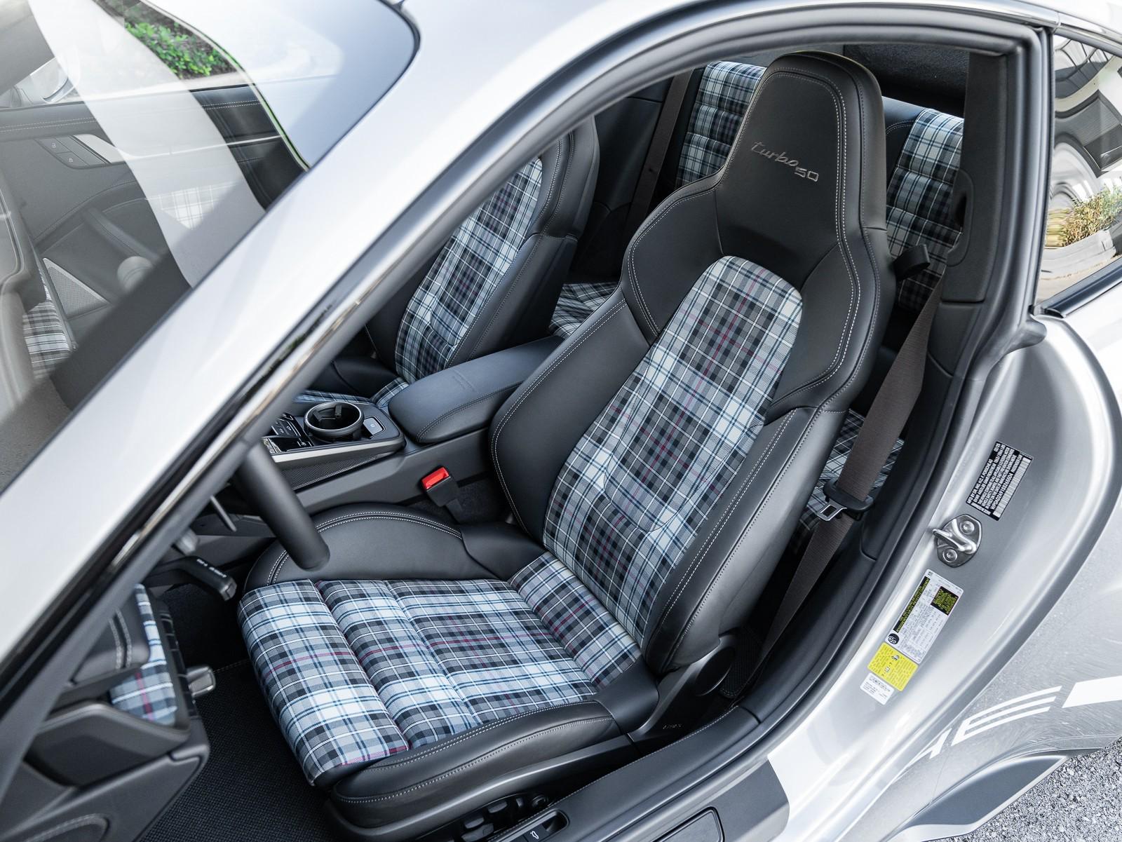 2025 Porsche 911 Turbo photo 3