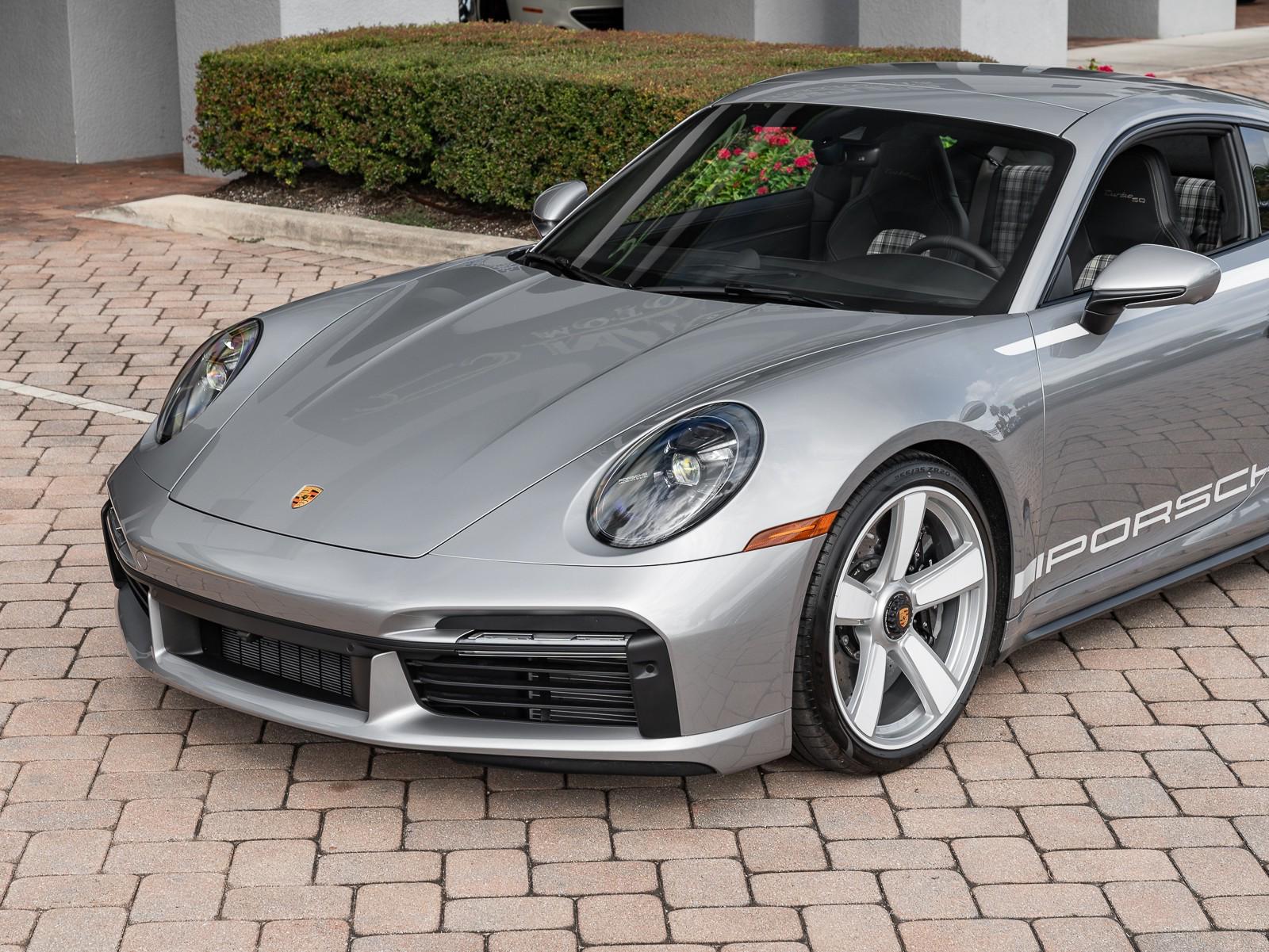 2025 Porsche 911 Turbo photo 4