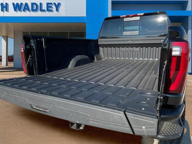 2025 GMC Sierra 2500HD 4WD Crew Cab Standard Bed Denali