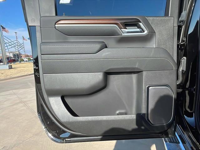 2025 GMC Sierra 2500HD 4WD Crew Cab Standard Bed Denali