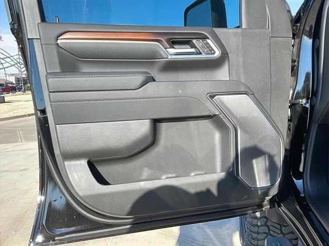 2025 GMC Sierra 2500HD 4WD Crew Cab Standard Bed Denali
