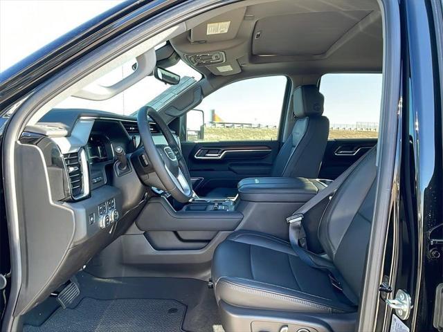 2025 GMC Sierra 2500HD 4WD Crew Cab Standard Bed Denali