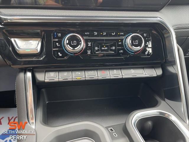 2025 GMC Sierra 2500HD 4WD Crew Cab Standard Bed Denali