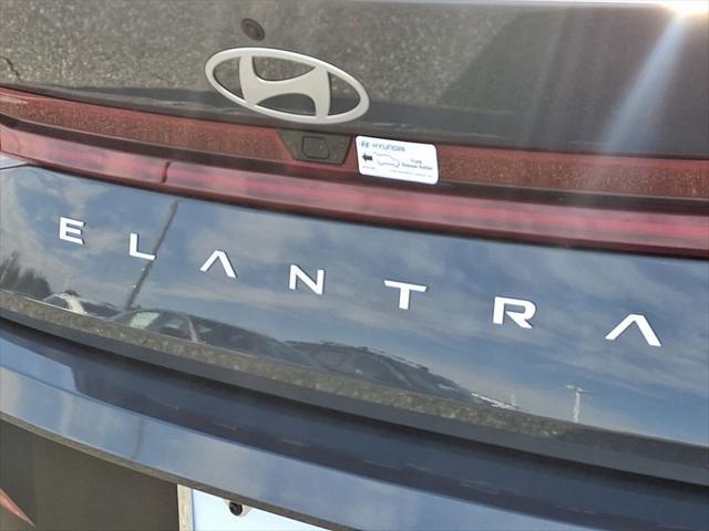 2025 Hyundai Elantra Hybrid Limited