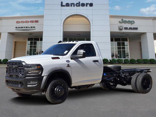 2026 RAM Ram 5500 Chassis Cab RAM 5500 TRADESMAN CHASSIS REGULAR CAB 4X4 84 CA 2026 RAM Ram 5500 Chassis Cab RAM 5500 TRADESMAN CHASSIS REGULAR CAB 4X4 84 CA