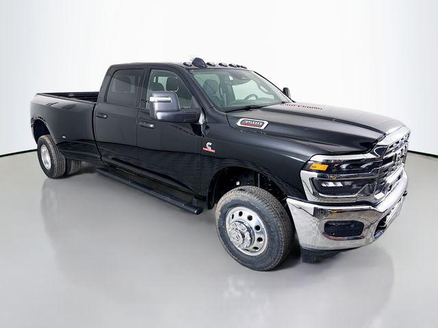 2026 RAM Ram 3500 RAM 3500 TRADESMAN CREW CAB 4X4 8 BOX