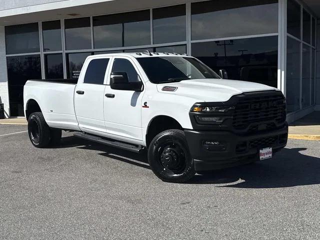 2026 RAM Ram 3500 RAM 3500 TRADESMAN CREW CAB 4X4 8 BOX
