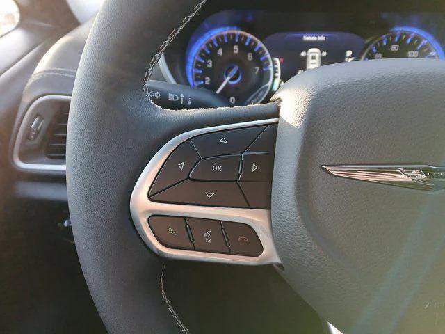 2026 Chrysler Pacifica Select AWD