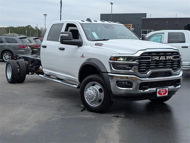 2026 RAM Ram 5500 Chassis Cab RAM 5500 TRADESMAN CHASSIS CREW CAB 4X4 84 CA 2026 RAM Ram 5500 Chassis Cab RAM 5500 TRADESMAN CHASSIS CREW CAB 4X4 84 CA