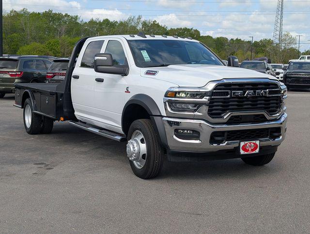 2026 RAM Ram 5500 Chassis Cab RAM 5500 TRADESMAN CHASSIS CREW CAB 4X4 84 CA