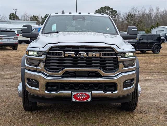 2026 RAM Ram 5500 Chassis Cab RAM 5500 TRADESMAN CHASSIS CREW CAB 4X4 84 CA